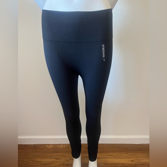 Gymshark Black Leggings - Picture 2 of 16